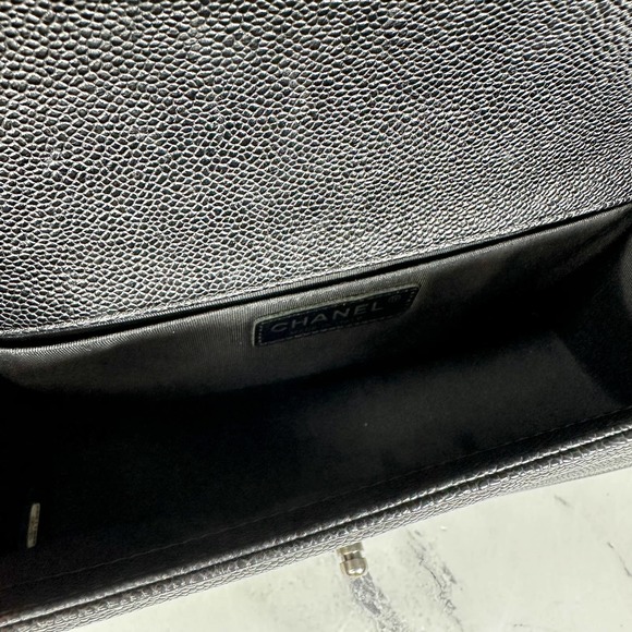 ❌❌ Chanel Boy Bag Caviar Old Medium Classic Quilted Black Caviar Flap CC Leboy - Picture 12 of 16